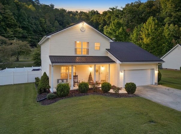 129 Stoney Brook, Van Lear, KY 41265
