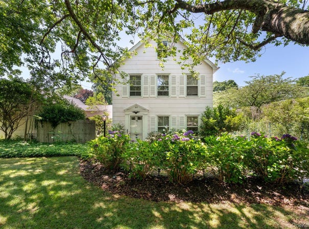 93 Buell Lane, East Hampton, NY 11937