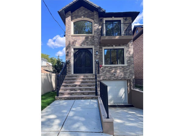 147-15 22nd ave, Whitestone, NY 11357