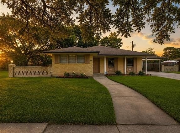 26 W CARMACK Drive, Chalmette, LA 70043