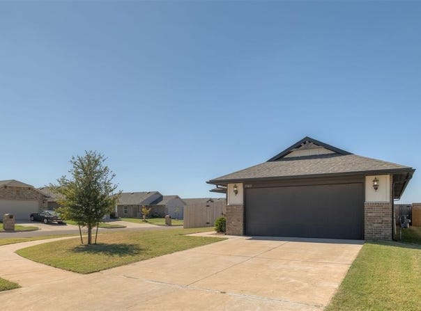 19601 Brookville Drive, Edmond, OK 73012