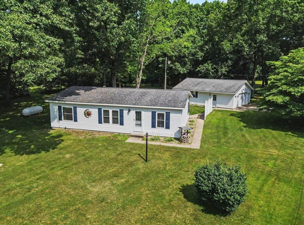 14164 Riverside Drive, Constantine, MI 49042