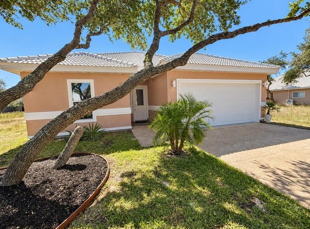 24 St. Andrews Place, ROCKPORT, TX 78382