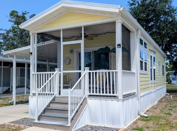 2206 Chaney Dr, Ruskin, FL 33570