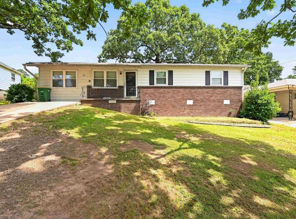 32 Oakview Drive, North Little Rock, AR 72118