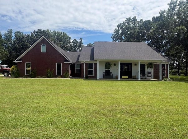 68 Pickle LN, Heavener, OK 74937
