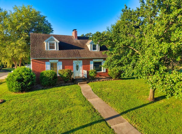 1000 W Burkhart St, Moberly, MO 65270