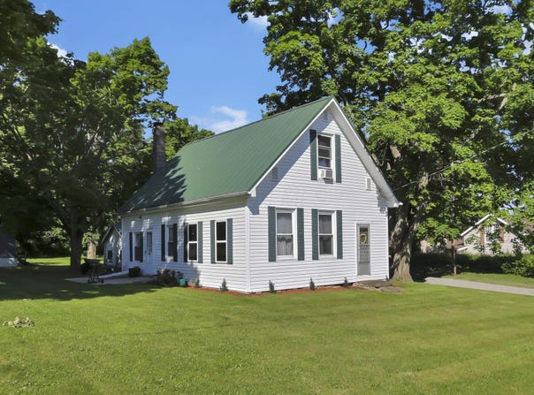 110 S Walnut Street, Lithopolis, OH 43136