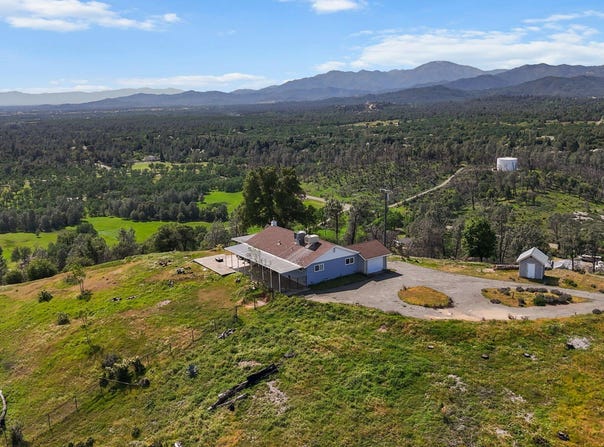 13497 Old Oregon Trail, Redding, CA 96003