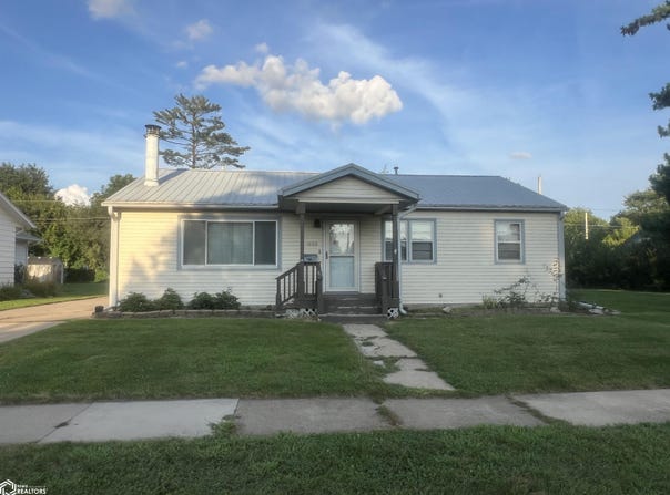 1005 S 5Th Street, Fairfield, IA 52556