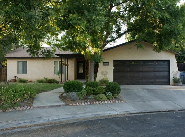 1373 Fairmont Avenue, Clovis, CA 93612