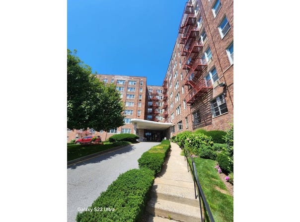 333 Bronx River Rd, Yonkers, NY 10704