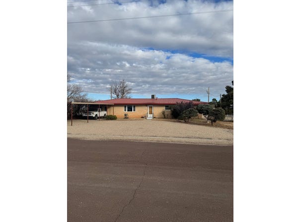 801 Yucca, Logan, NM 88426