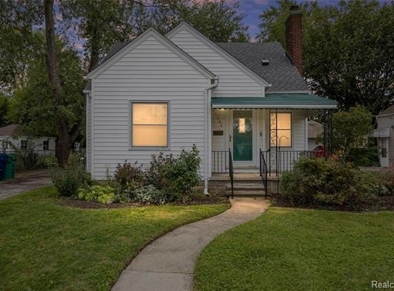 15584 Semrau Avenue, Eastpointe, MI 48021
