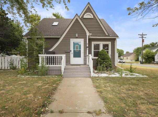 720 S Grand Ave, Lyons, KS 67554