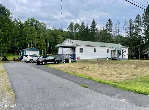 6225 State Route 9N, Hadley, NY 12835