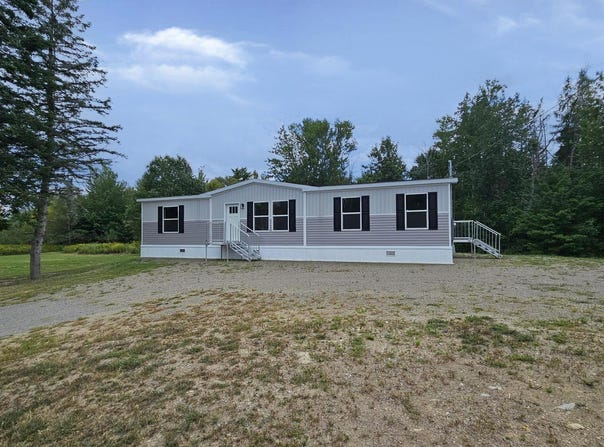 826 Waterville Road, Unity, ME 04988