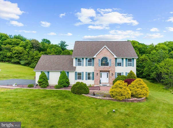 207 STACIA Way, SAYLORSBURG, PA 18353