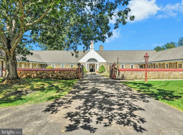 1807 APPLE TREE Lane, BETHLEHEM, PA 18015