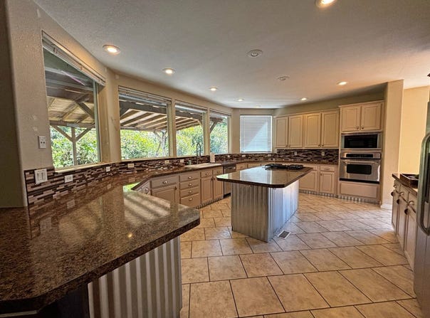 1600 Fort Bragg Rd, Willits, CA 95490