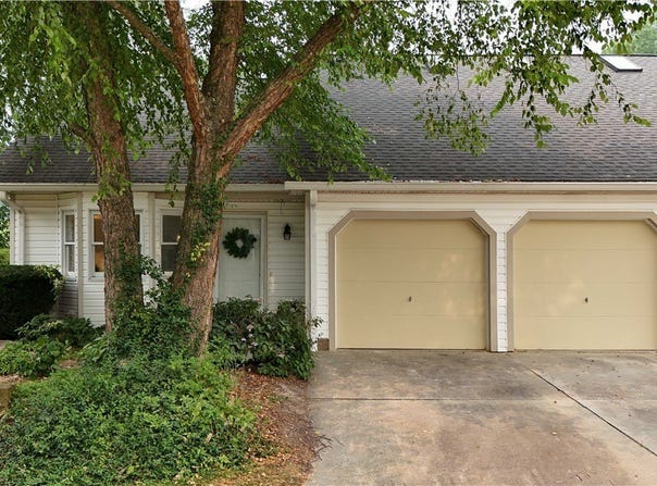 775-6 Hampton Circle, Aurora, OH 44202