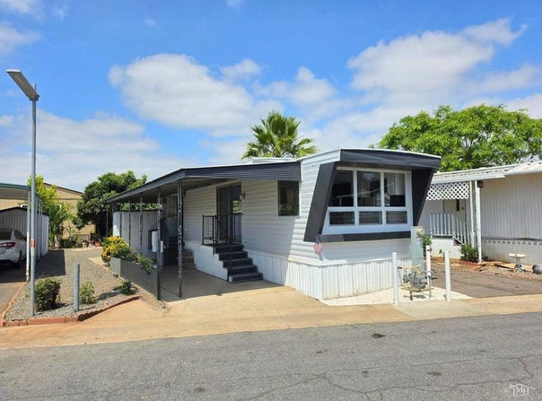 1174 E Main St, El Cajon, CA 92021