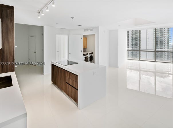 851 NE 1st Ave, Miami, FL 33132