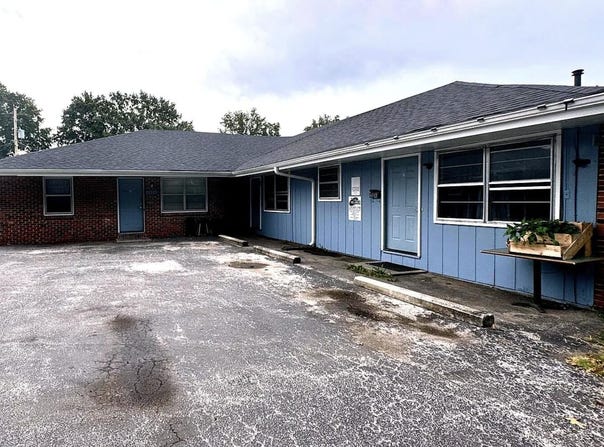 2052 S Barcliff Avenue, Springfield, MO 65804
