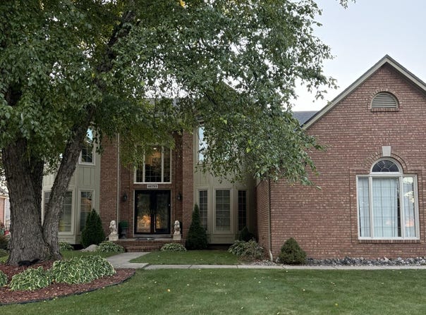 46793 Springwood Drive, Macomb, MI 48044