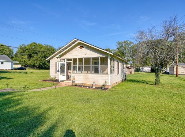 15 3rd Street, Inman, SC 29349