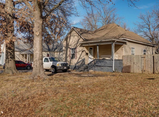 1105 W Division Street, Springfield, MO 65803