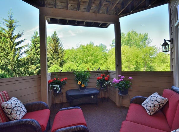 N74W13737 Appleton Ave, Menomonee Falls, WI 53051
