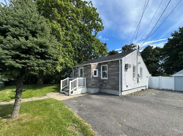 184 Suffolk Avenue, Brentwood, NY 11717
