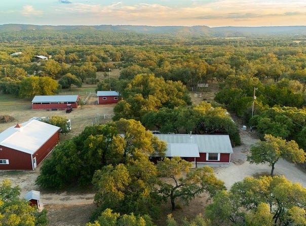 2501 Wayside Dr, Wimberley, TX 78676