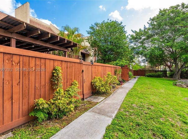 6724 SW 114th Pl, Miami, FL 33173