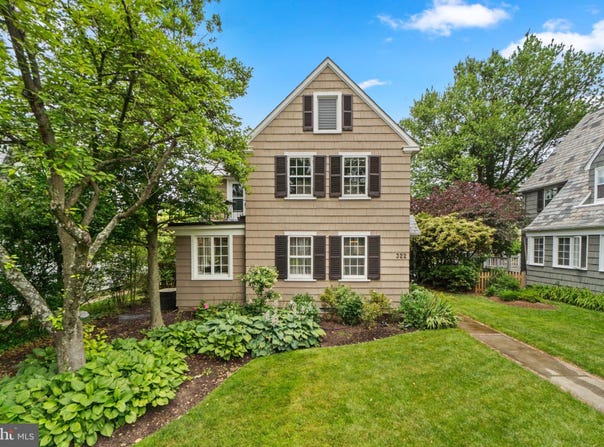 322 SAINT DUNSTANS Road, BALTIMORE, MD 21212