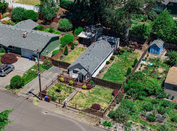 1055 COLUMBIA Ave, Gladstone, OR 97027