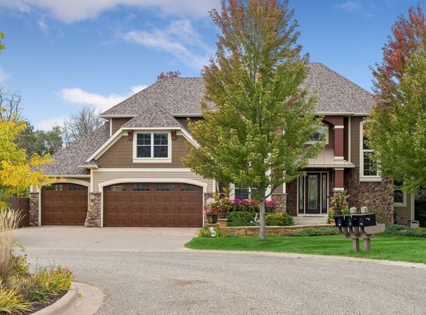 17 Monarch Lane, North Oaks, MN 55127