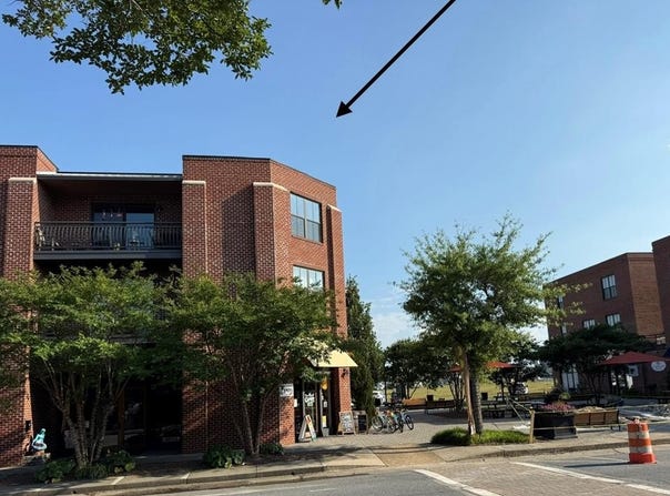 300 MASON AVE, CAPE CHARLES, VA 23310