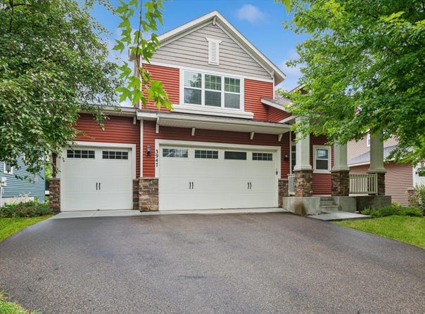 3947 Valencia Lane, Chaska, MN 55318