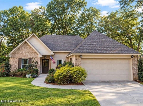 304 Brooks Avenue, Pelahatchie, MS 39145