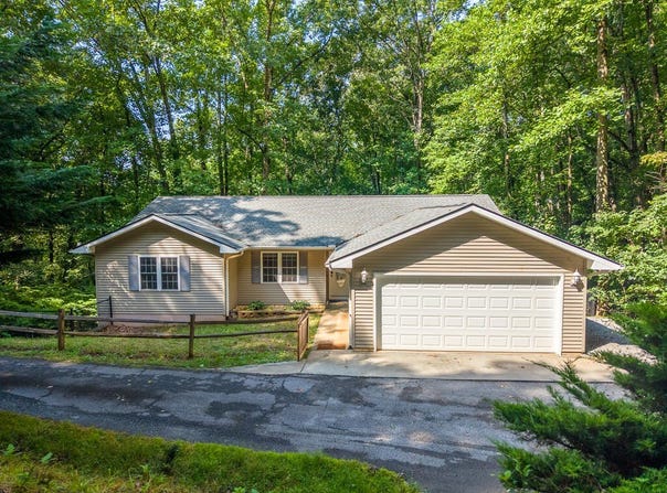 150 Maclor Forest Cir., Franklin, NC 28734