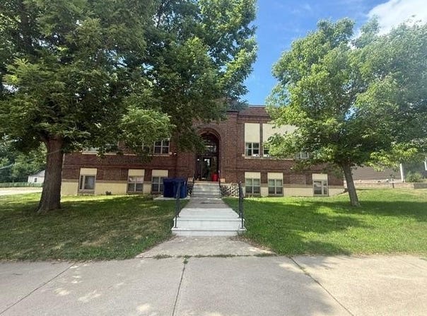 202 N Cass Avenue, Springfield, MN 56087