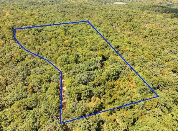 Anne Drive, Edwards, MO 65326