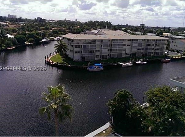401 Golden Isles Dr, Hallandale Beach, FL 33009
