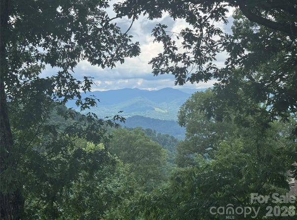 10 Stoney Falls Loop, Burnsville, NC 28714