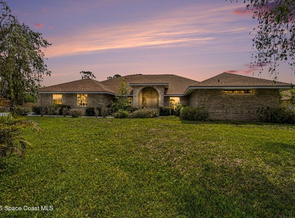 3663 Meadowlark Way, Melbourne, FL 32904
