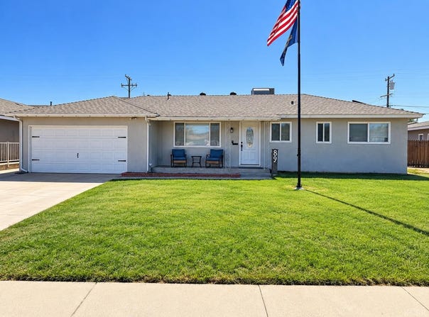 89 W Spring Lane, Lemoore, CA 93245