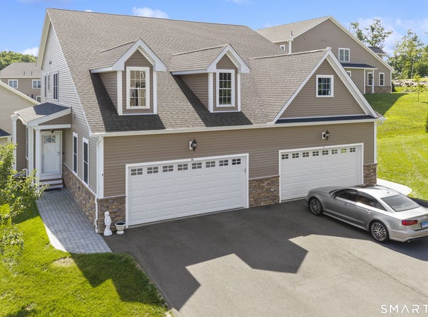 53 Brookview Circle, Bristol, CT 06010