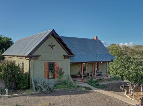 405 W Avenue E, Alpine, TX 79830